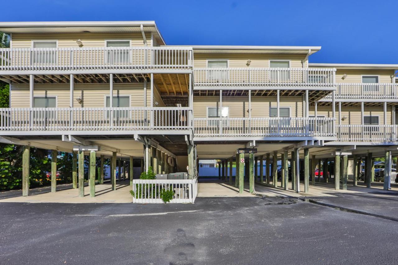 100 Steps To Beautiful Indian Rocks Beach, Oceanside, 2 Bedroom Updated Condo クリアウォーター・ビーチ エクステリア 写真