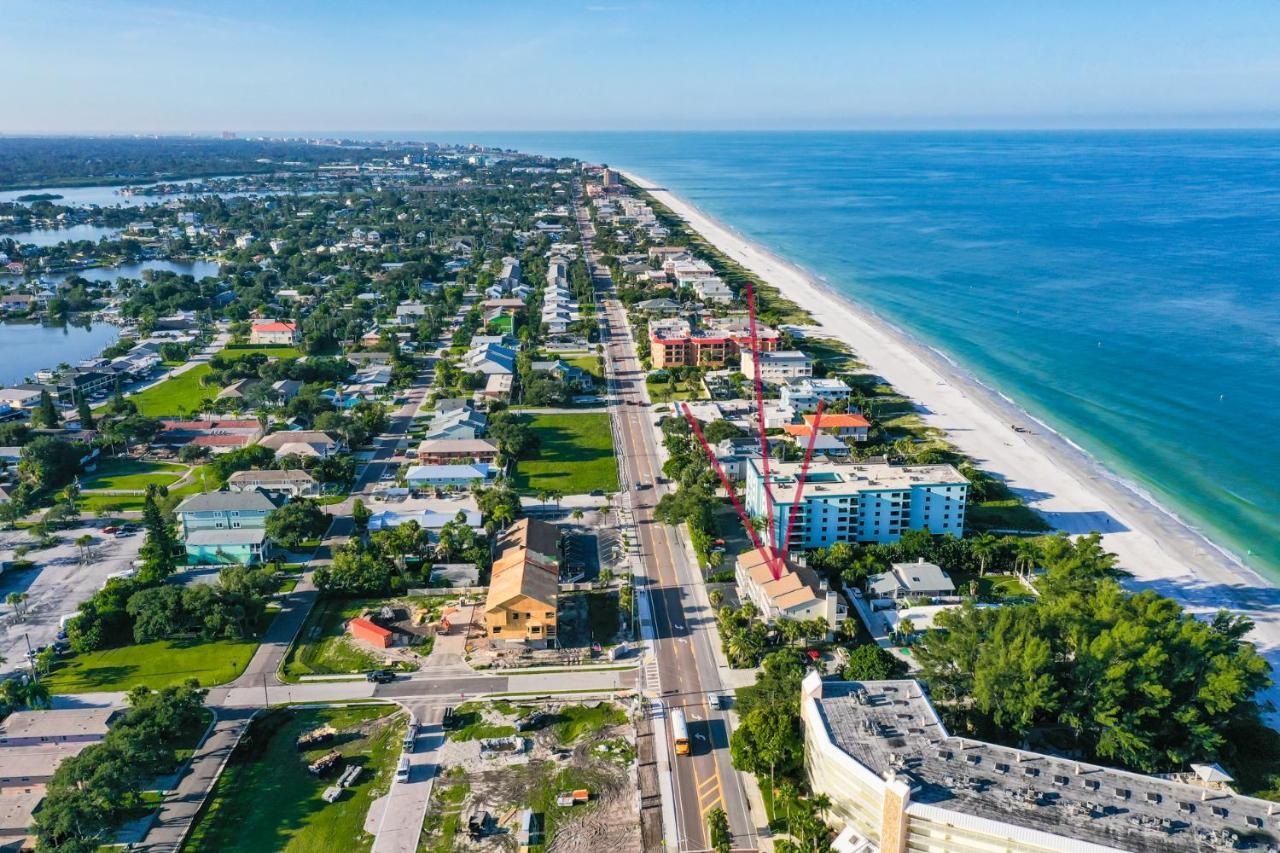 100 Steps To Beautiful Indian Rocks Beach, Oceanside, 2 Bedroom Updated Condo クリアウォーター・ビーチ エクステリア 写真