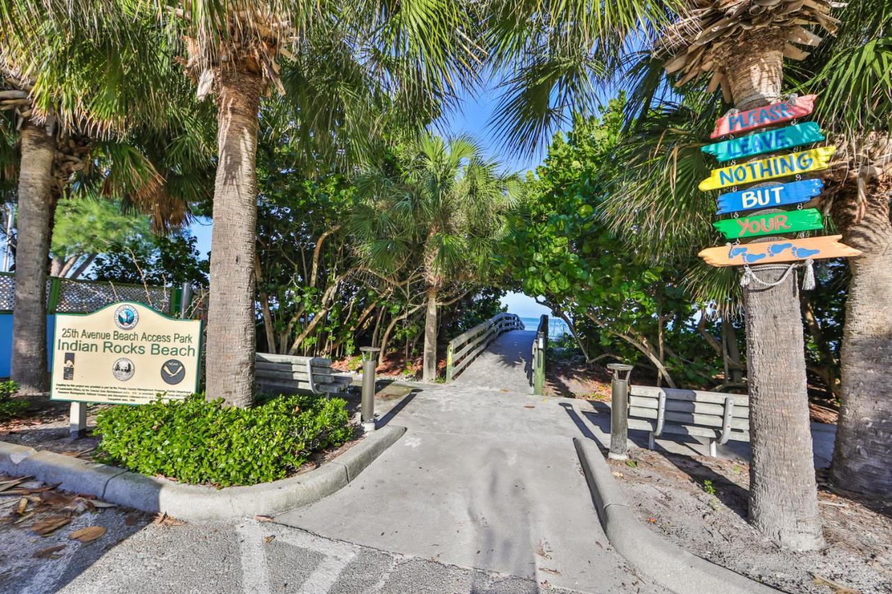 100 Steps To Beautiful Indian Rocks Beach, Oceanside, 2 Bedroom Updated Condo クリアウォーター・ビーチ エクステリア 写真