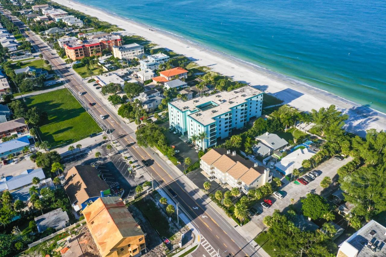 100 Steps To Beautiful Indian Rocks Beach, Oceanside, 2 Bedroom Updated Condo クリアウォーター・ビーチ エクステリア 写真