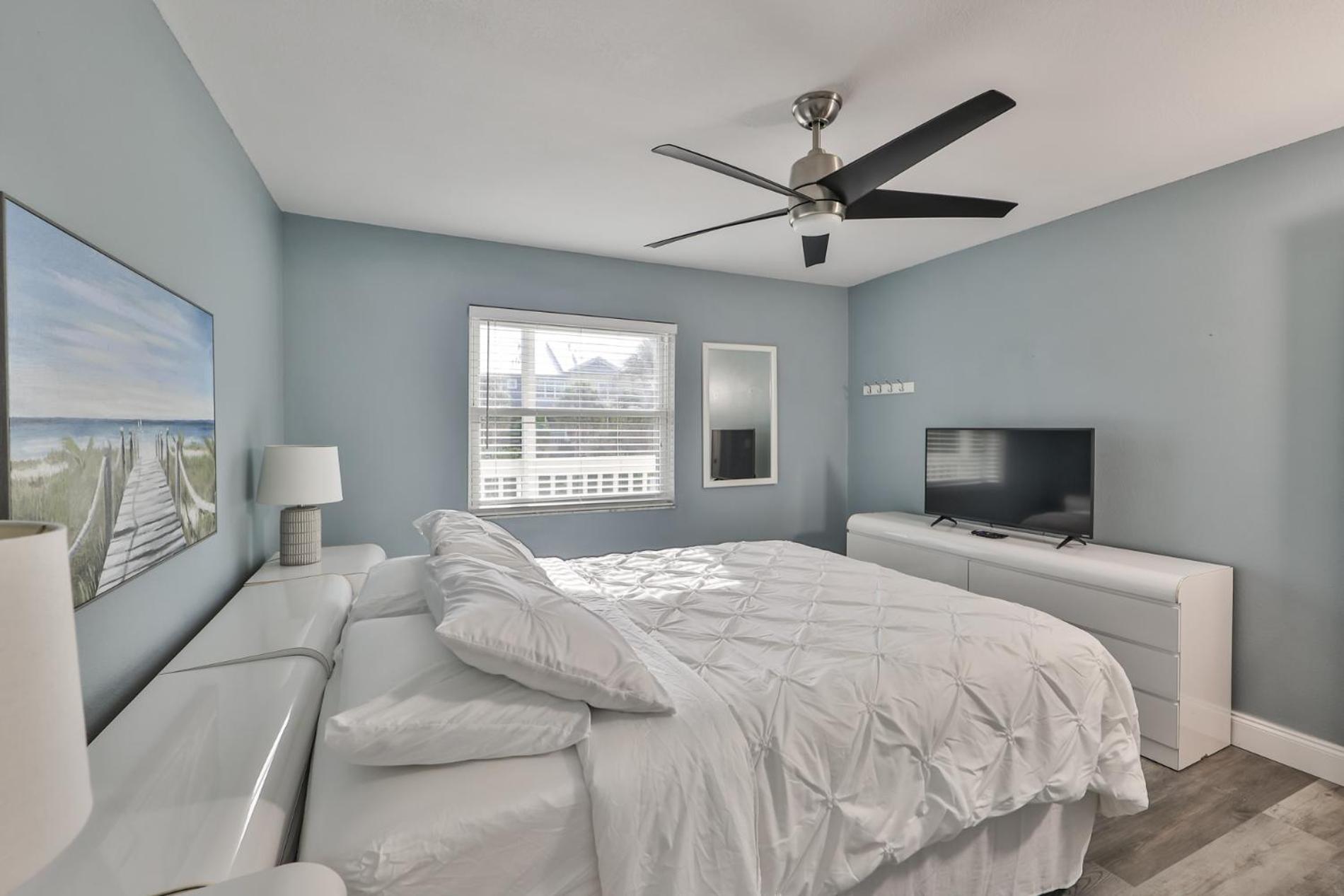 100 Steps To Beautiful Indian Rocks Beach, Oceanside, 2 Bedroom Updated Condo クリアウォーター・ビーチ エクステリア 写真