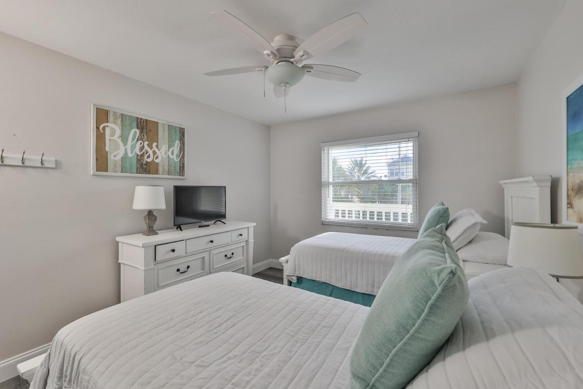 100 Steps To Beautiful Indian Rocks Beach, Oceanside, 2 Bedroom Updated Condo クリアウォーター・ビーチ エクステリア 写真