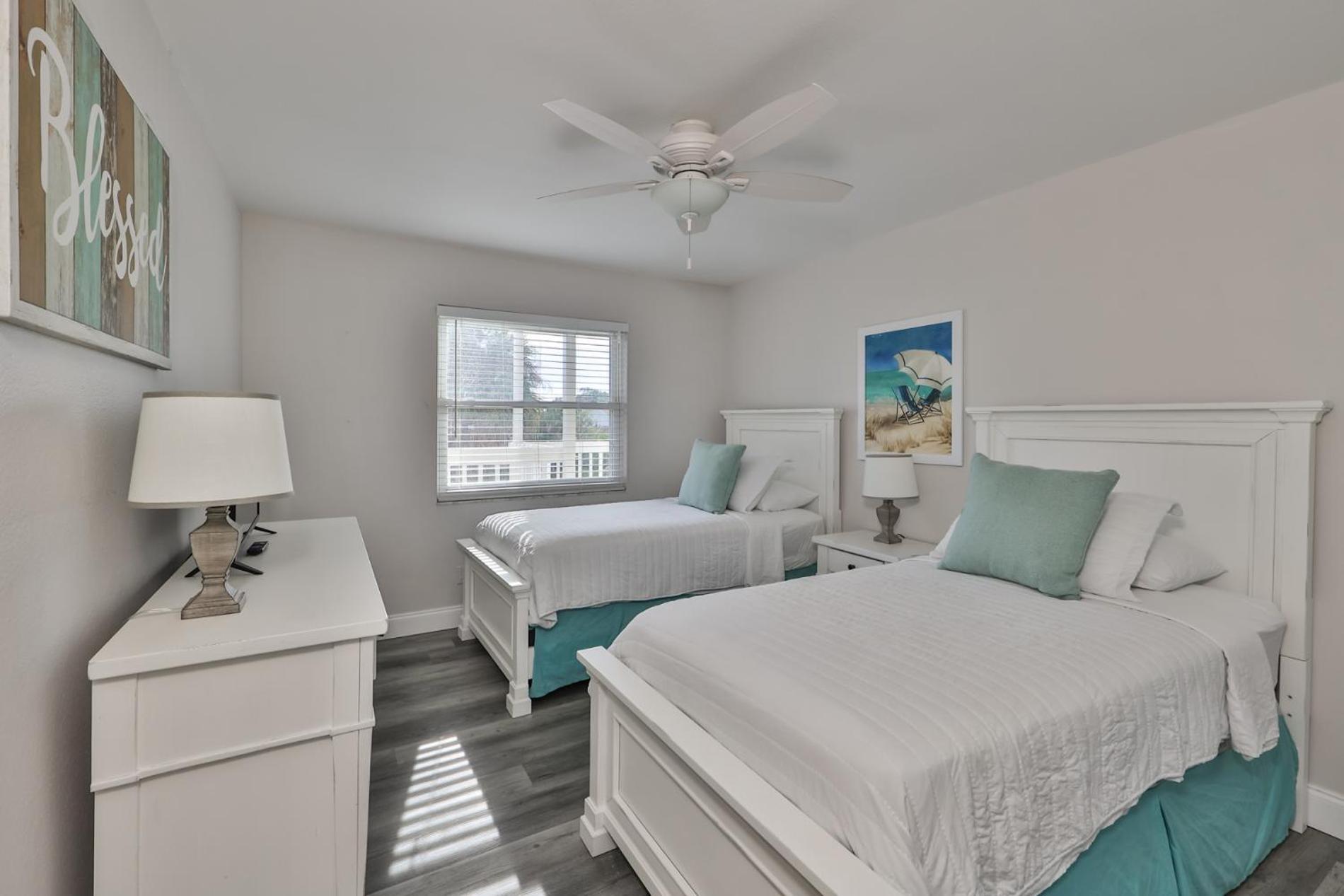 100 Steps To Beautiful Indian Rocks Beach, Oceanside, 2 Bedroom Updated Condo クリアウォーター・ビーチ エクステリア 写真