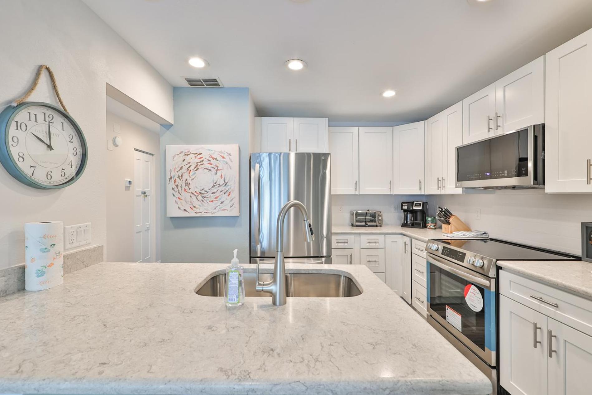 100 Steps To Beautiful Indian Rocks Beach, Oceanside, 2 Bedroom Updated Condo クリアウォーター・ビーチ エクステリア 写真
