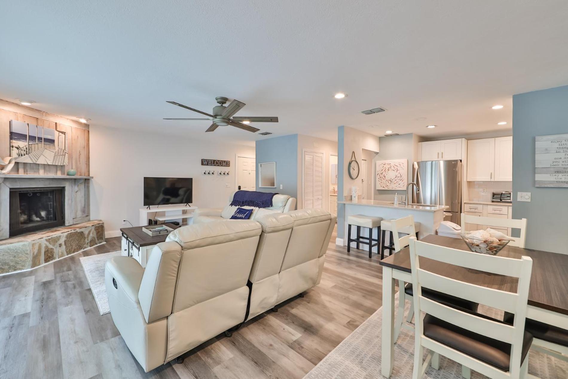 100 Steps To Beautiful Indian Rocks Beach, Oceanside, 2 Bedroom Updated Condo クリアウォーター・ビーチ エクステリア 写真