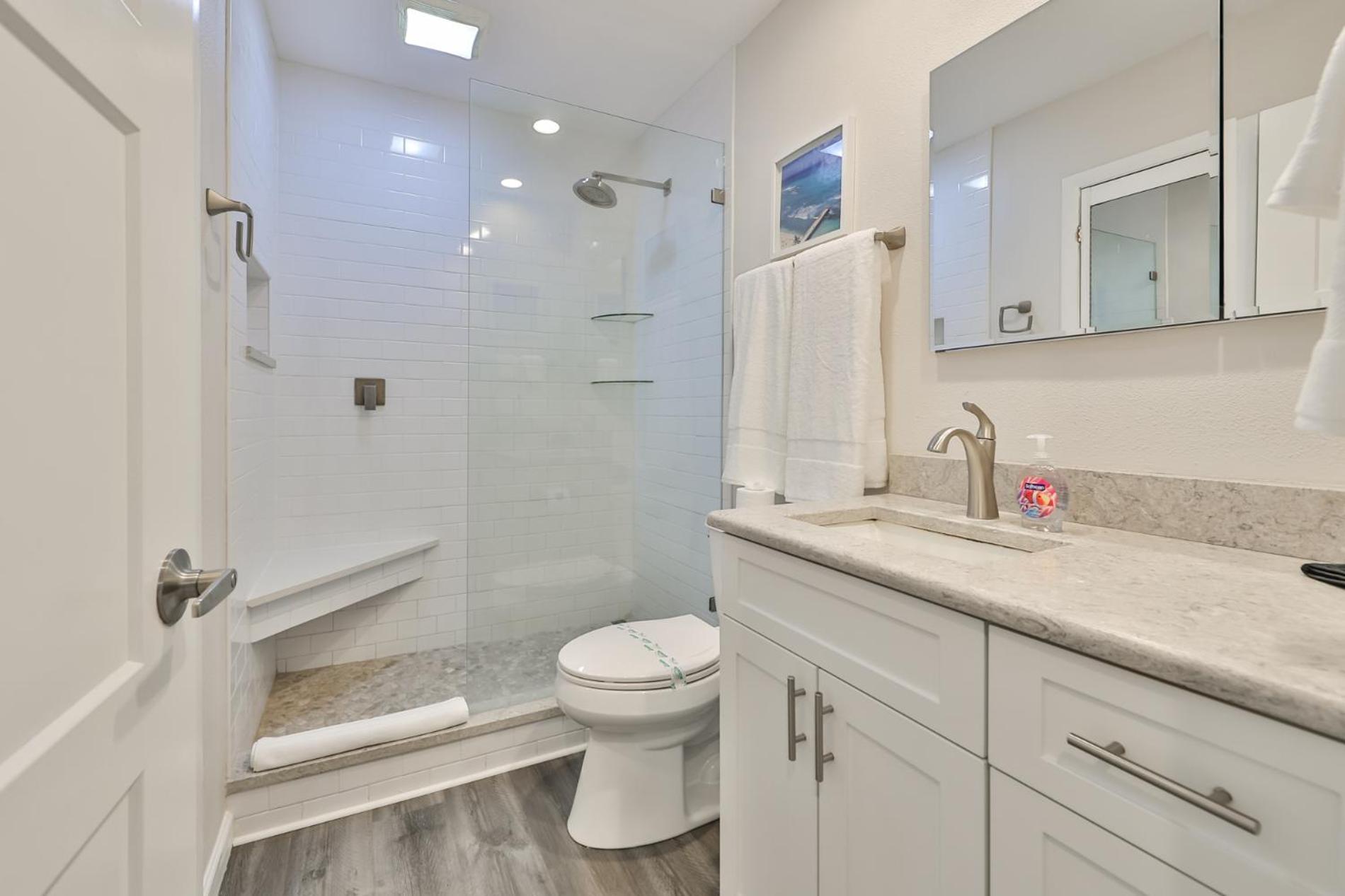 100 Steps To Beautiful Indian Rocks Beach, Oceanside, 2 Bedroom Updated Condo クリアウォーター・ビーチ エクステリア 写真