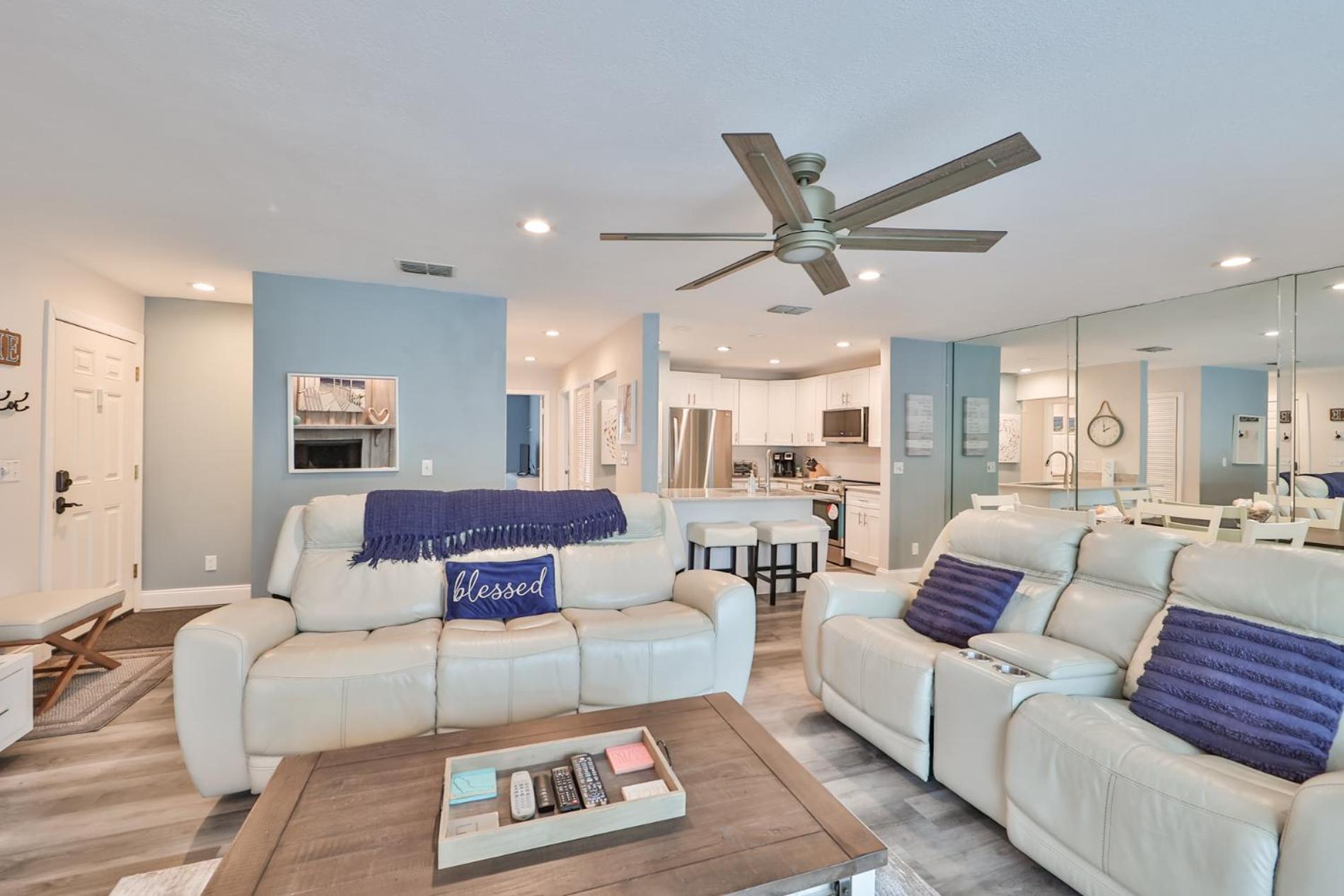 100 Steps To Beautiful Indian Rocks Beach, Oceanside, 2 Bedroom Updated Condo クリアウォーター・ビーチ エクステリア 写真