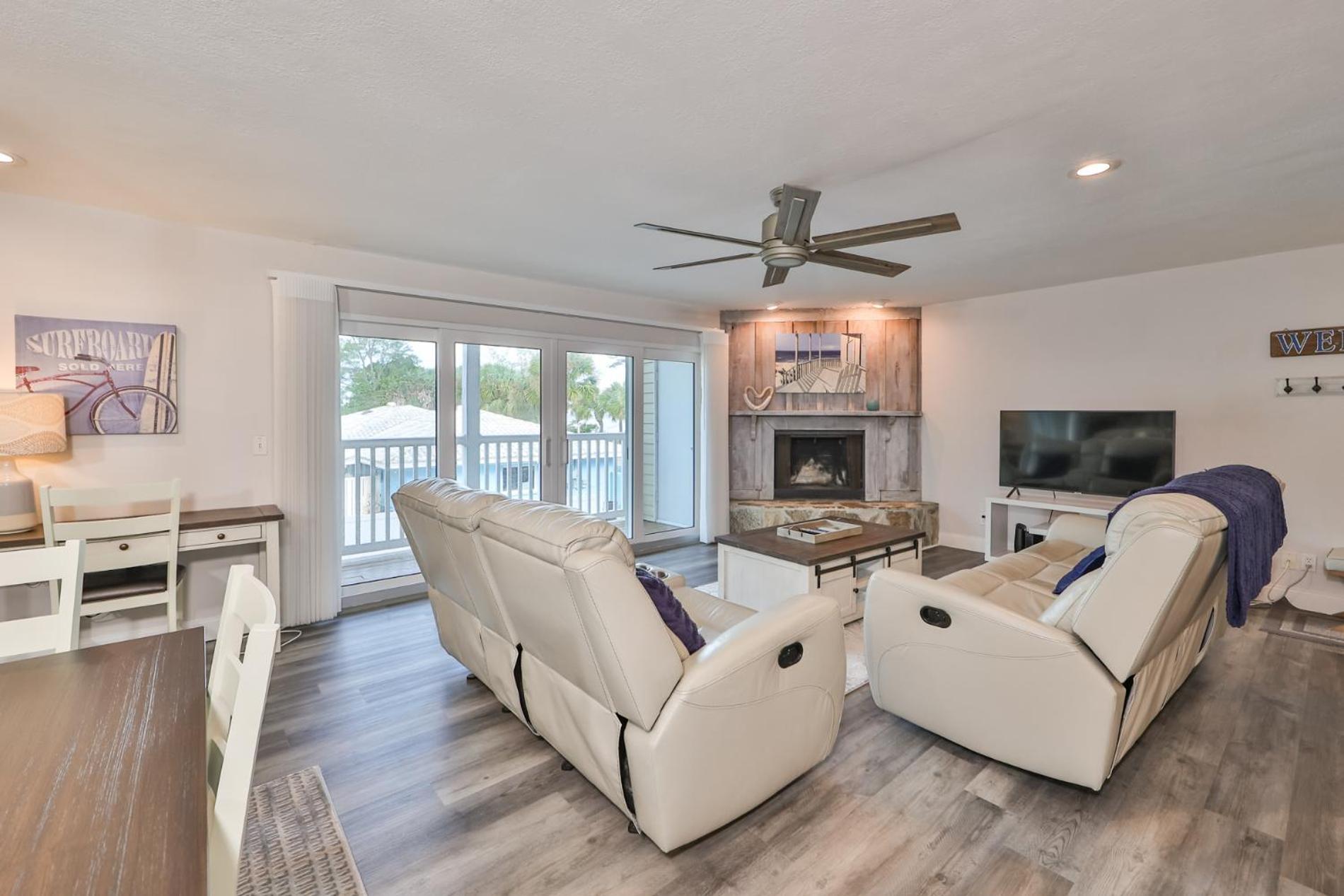 100 Steps To Beautiful Indian Rocks Beach, Oceanside, 2 Bedroom Updated Condo クリアウォーター・ビーチ エクステリア 写真